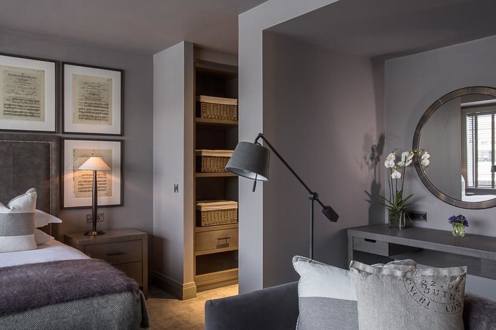 Dakota 5* Leeds (West Yorkshire)